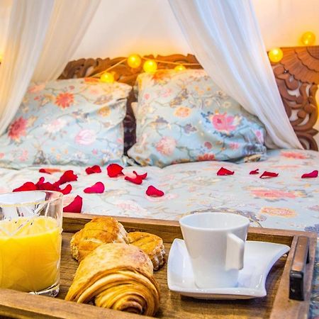 Jacuzzi - La Petite Romantique - Flobnb Λον Εξωτερικό φωτογραφία