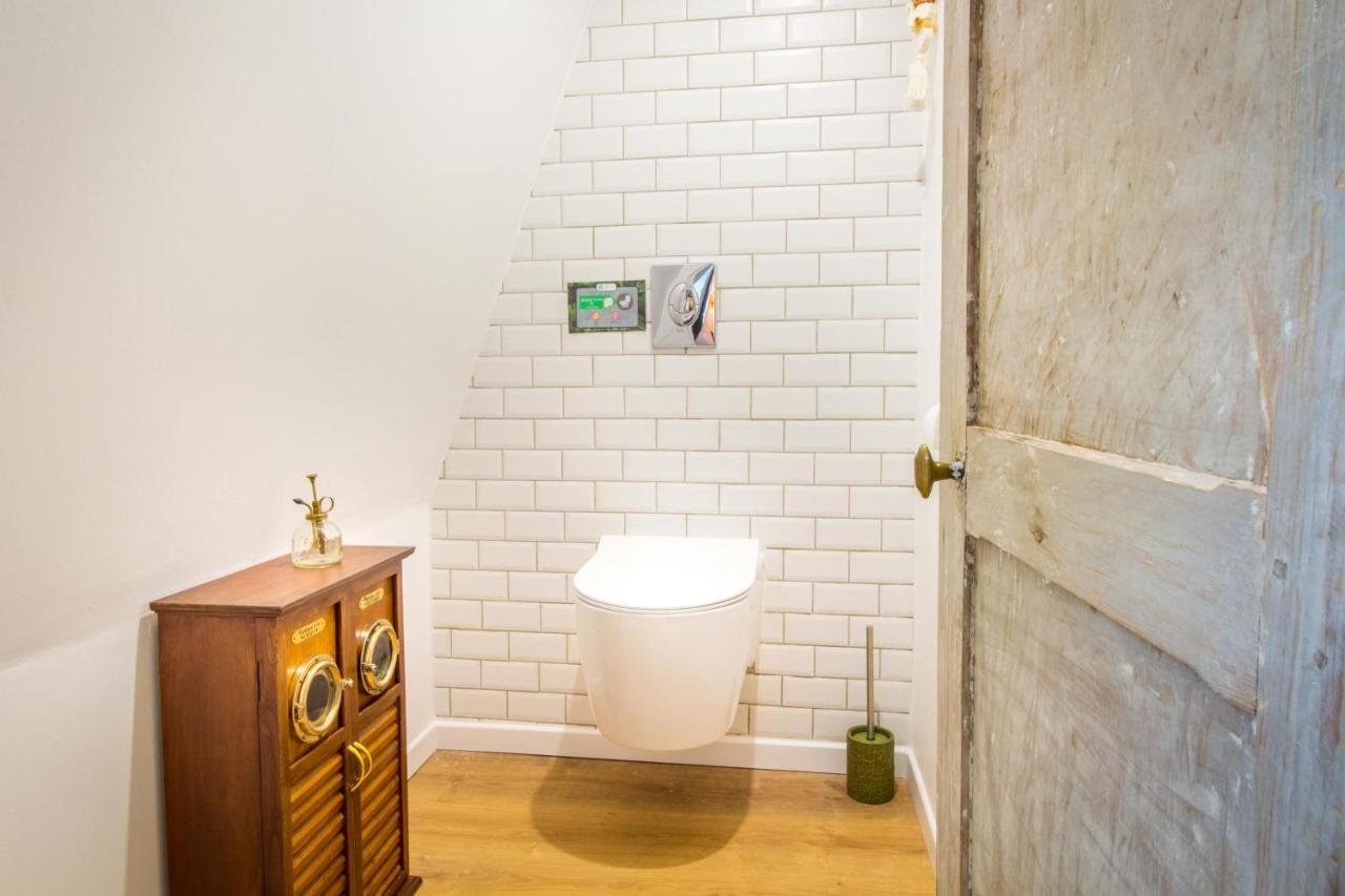Jacuzzi - La Petite Romantique - Flobnb Λον Εξωτερικό φωτογραφία